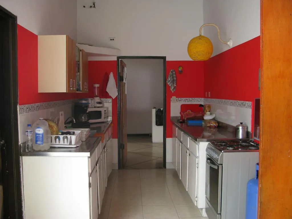 Almarita Guest House 麦德林