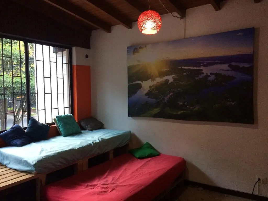 Almarita Guest House 麦德林 旅馆